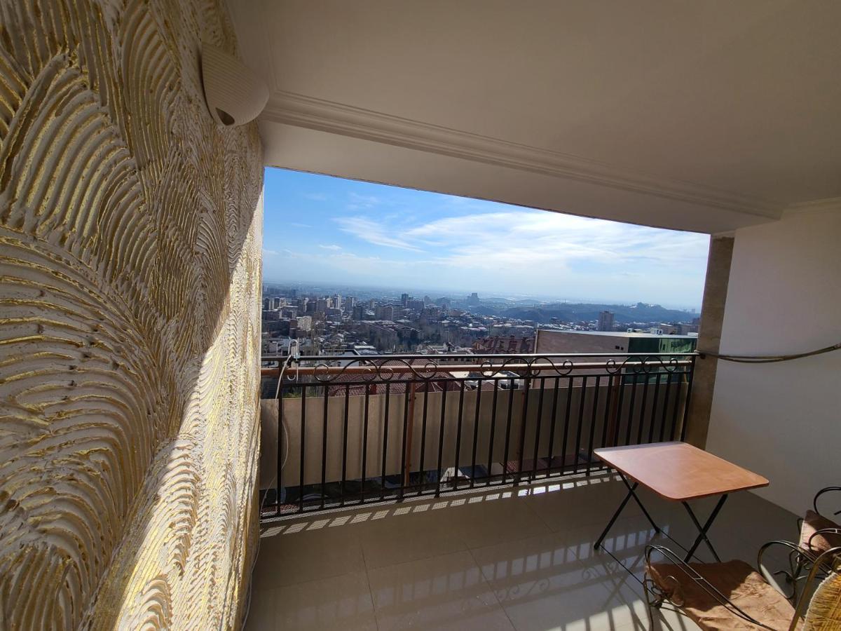 예레반 Flat With Balcony On Cascade 아파트 외부 사진