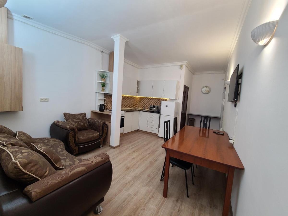 예레반 Flat With Balcony On Cascade 아파트 외부 사진